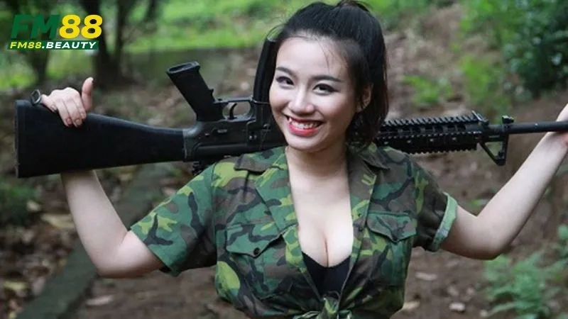 Clip Linh Miu – Hot Girl Gợi Cảm Hội Xinh Gái FM88 2 Thông tin về lộ clip Linh Miu